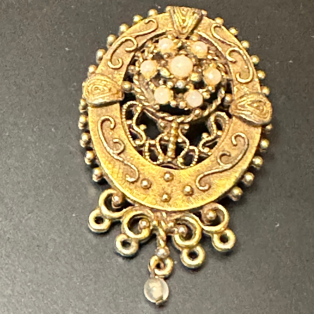 Vintage Pauline Radar Victorian Brooch